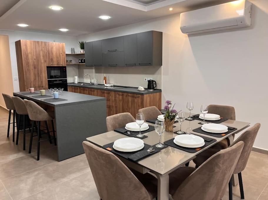סיינט פול ביי 3 Bedroom Seaside Luxury Accommodation - Sleeps 8 מראה חיצוני תמונה